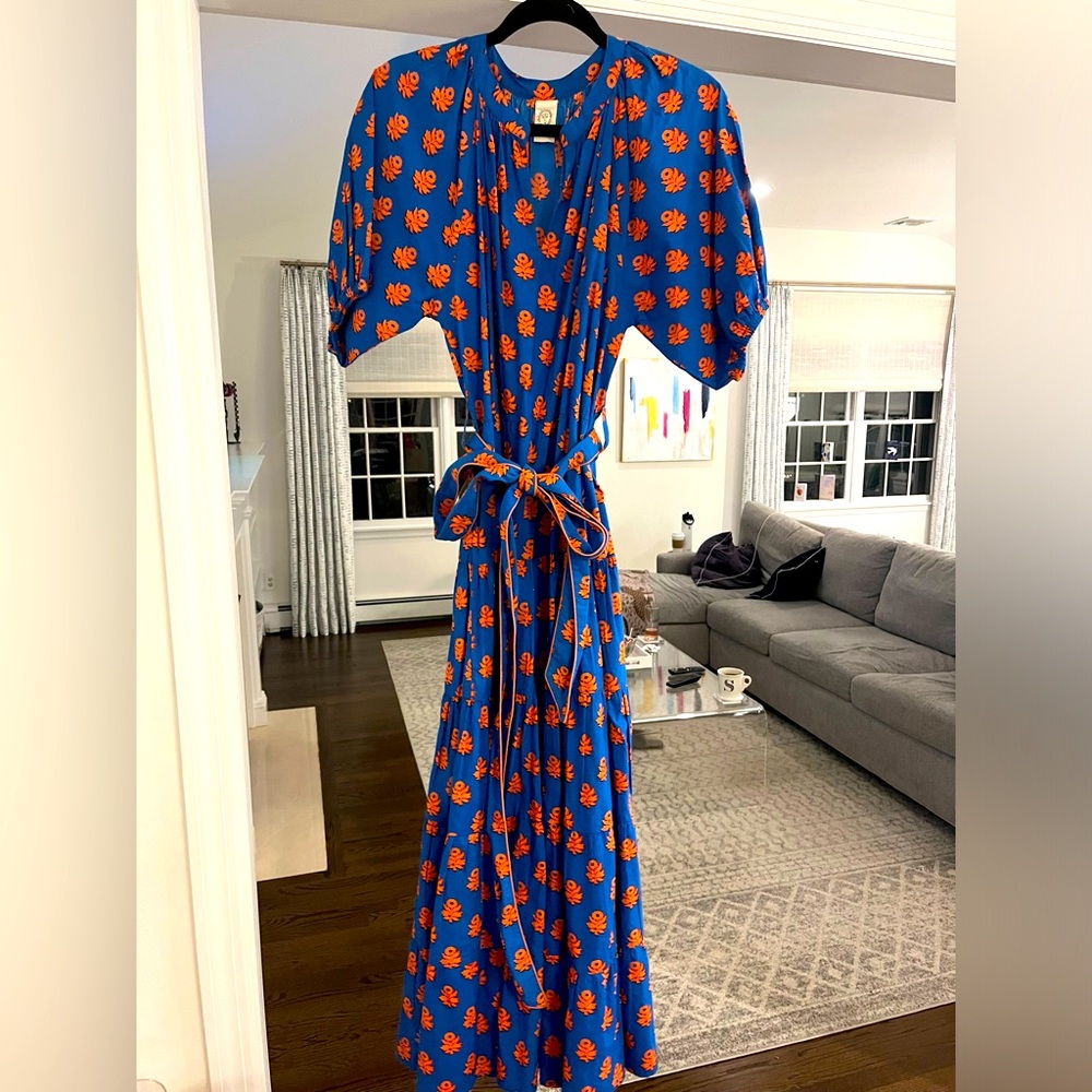 Printfresh! Size XS, has pockets and belt!! Gorgeous colors!